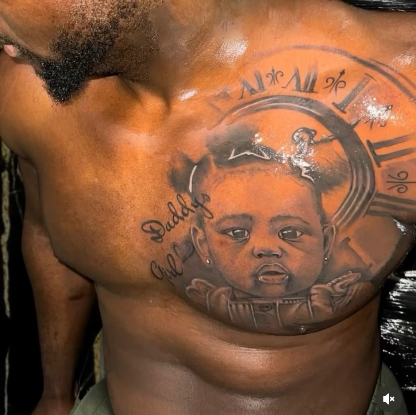 Clock motif chest piece with 'Daddy’s Girl' script